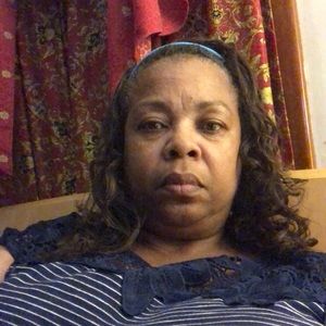 Meet your Posher, Lorie